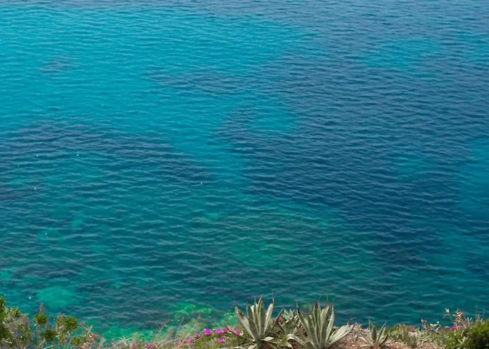 Sunsetview1 Aparthotel 3*